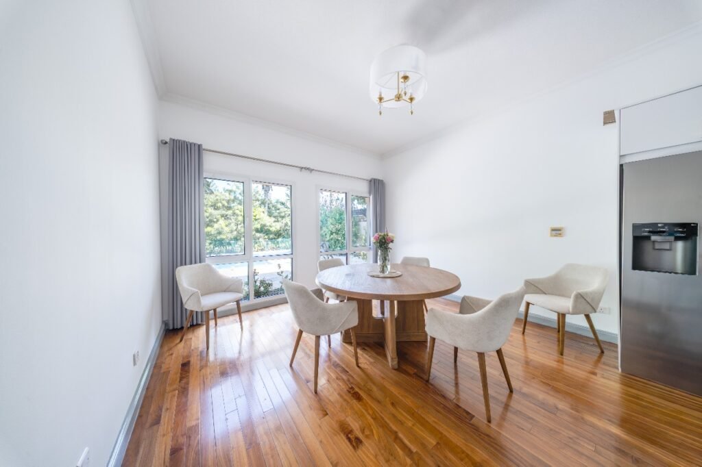 Real-estate-broker-baron-and-baron